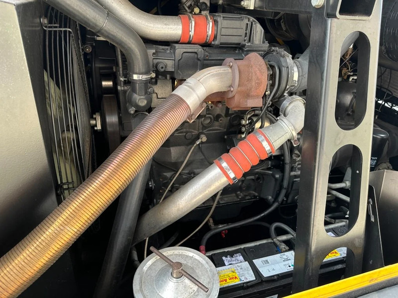 Compresor de aire Kaeser M122 Deutz 11.1 m3 / min 7 Bar 83 kW Mobiele Diesel Compressor: foto 9