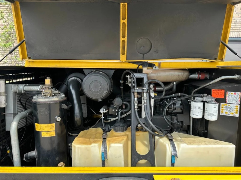 Compresor de aire Kaeser M122 Deutz 11.1 m3 / min 7 Bar 83 kW Mobiele Diesel Compressor: foto 19