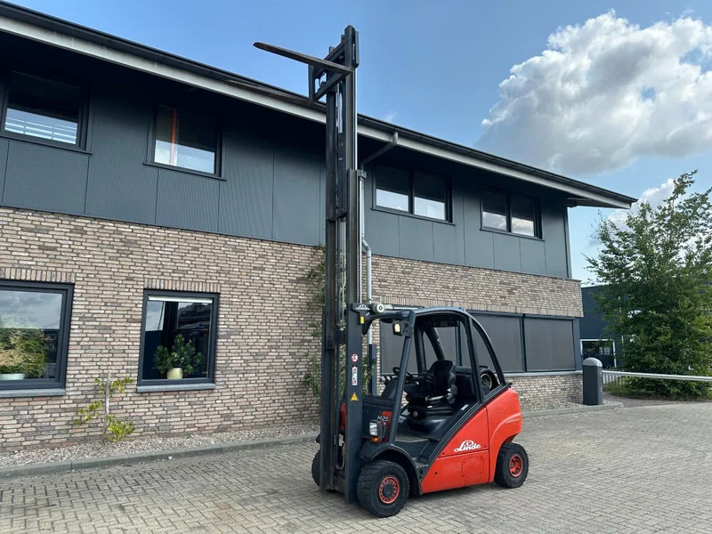 Linde H25T 2.5 ton Triplex Freelift Sideshift LPG Heftruck - Carretilla elevadora de gas: foto 2 Linde H25T 2.5 ton Triplex Freelift Sideshift LPG Heftruck - Carretilla elevadora de gas: foto 2