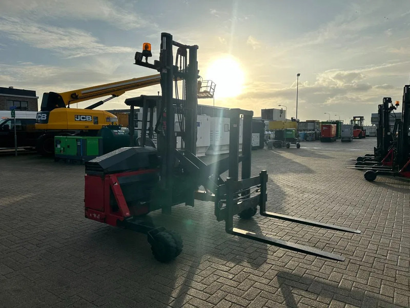 Moffett M4 20.1 Kubota Diesel Kooiaap 2 ton Sideshift Positioner Meeneemheftruck - Carretilla elevadora transportable: foto 2 Moffett M4 20.1 Kubota Diesel Kooiaap 2 ton Sideshift Positioner Meeneemheftruck - Carretilla elevadora transportable: foto 2
