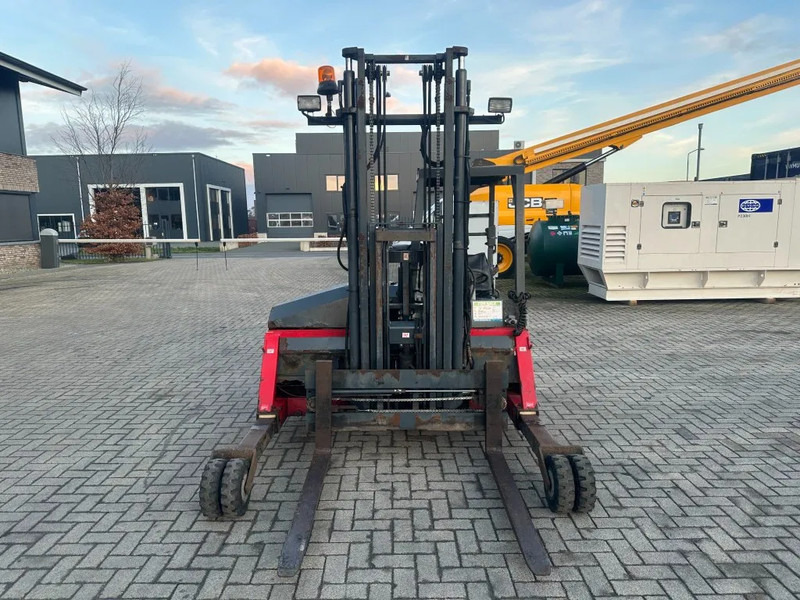 Moffett M4 20.1 Kubota Diesel Kooiaap 2 ton Sideshift Positioner Meeneemheftruck - Carretilla elevadora transportable: foto 5 Moffett M4 20.1 Kubota Diesel Kooiaap 2 ton Sideshift Positioner Meeneemheftruck - Carretilla elevadora transportable: foto 5