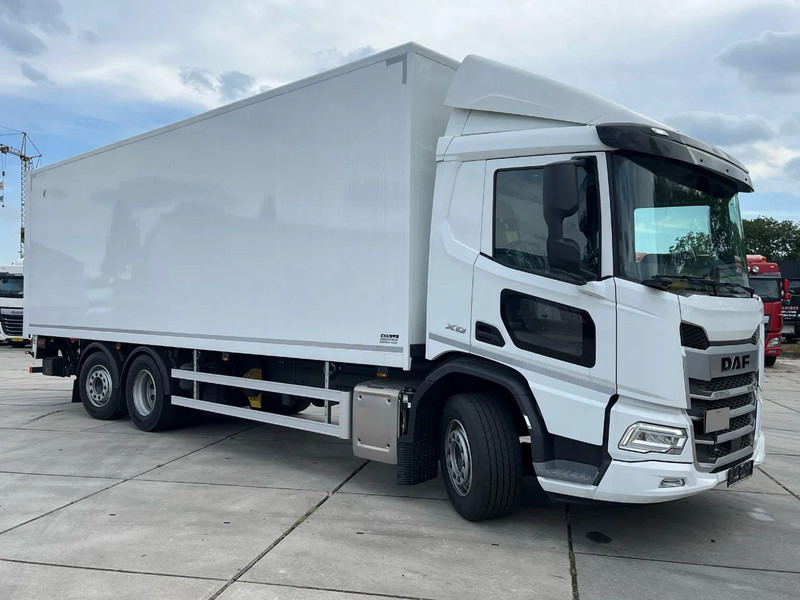 DAF XD 340 FAN 6x2 - Camión caja cerrada: foto 1 DAF XD 340 FAN 6x2 - Camión caja cerrada: foto 1