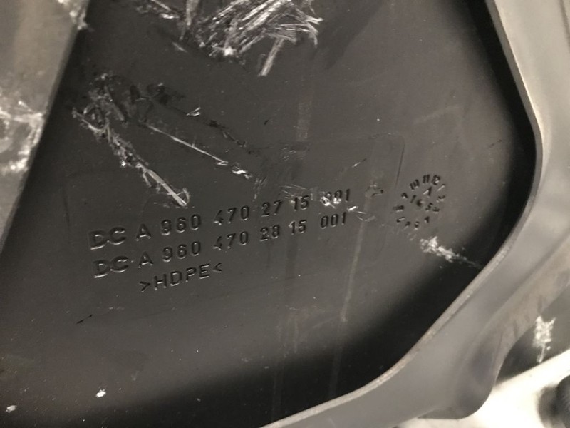 Mercedes-Benz Ad-blue tank met vlotter en steun - Depósito de AdBlue para Camión: foto 5 Mercedes-Benz Ad-blue tank met vlotter en steun - Depósito de AdBlue para Camión: foto 5