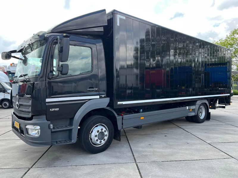 Mercedes-Benz Atego 1218 - Camión caja cerrada: foto 1 Mercedes-Benz Atego 1218 - Camión caja cerrada: foto 1