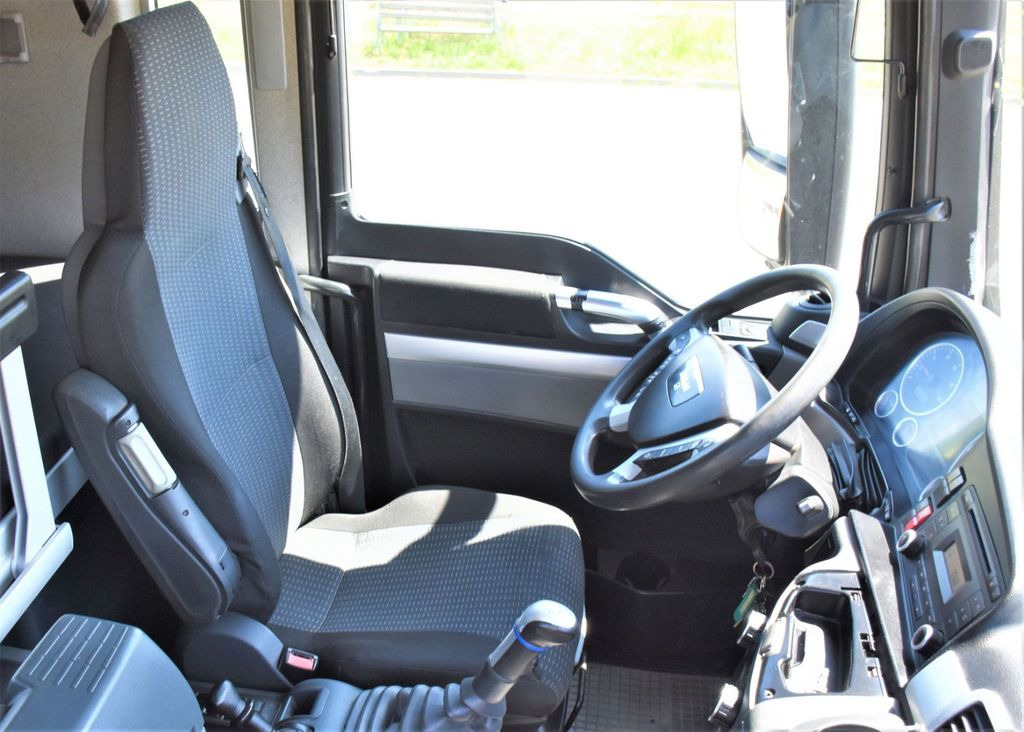 Cabeza tractora MAN TGS 18.400 Sattelzugmaschine + KRAN/FUNK: foto 12 Cabeza tractora MAN TGS 18.400 Sattelzugmaschine + KRAN/FUNK: foto 12