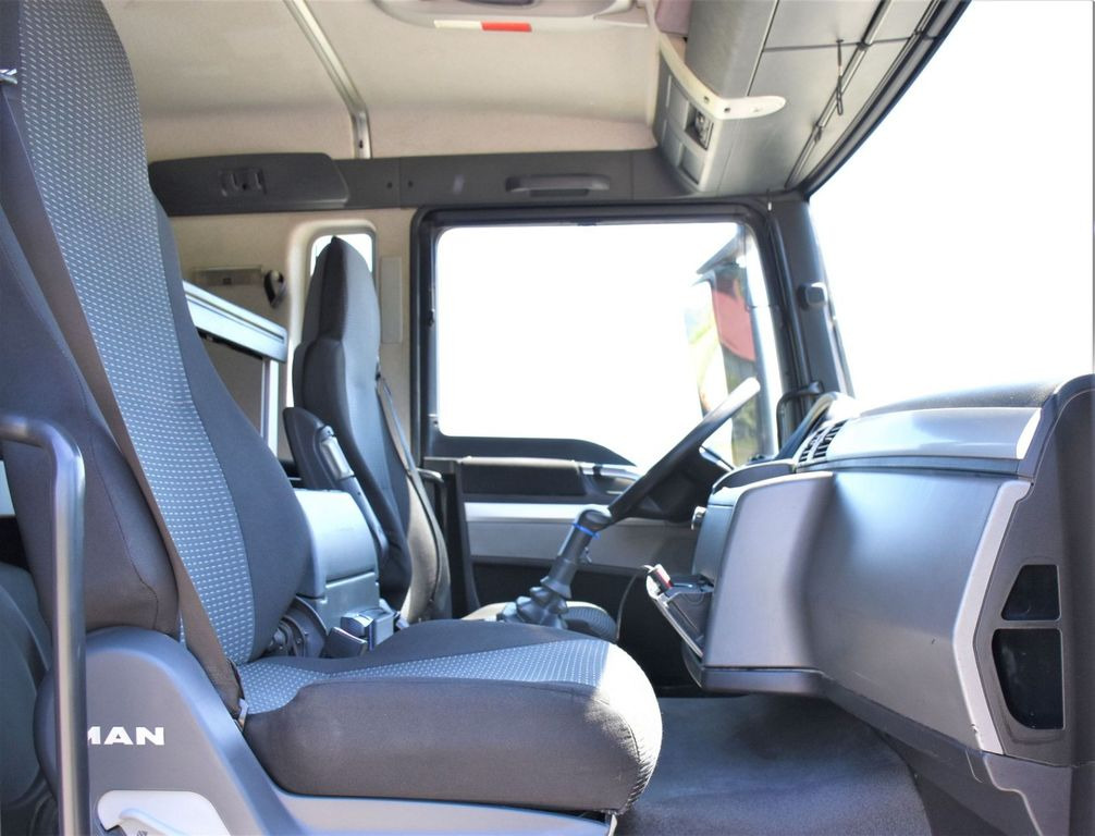 Cabeza tractora MAN TGS 18.400 Sattelzugmaschine + KRAN/FUNK: foto 11 Cabeza tractora MAN TGS 18.400 Sattelzugmaschine + KRAN/FUNK: foto 11