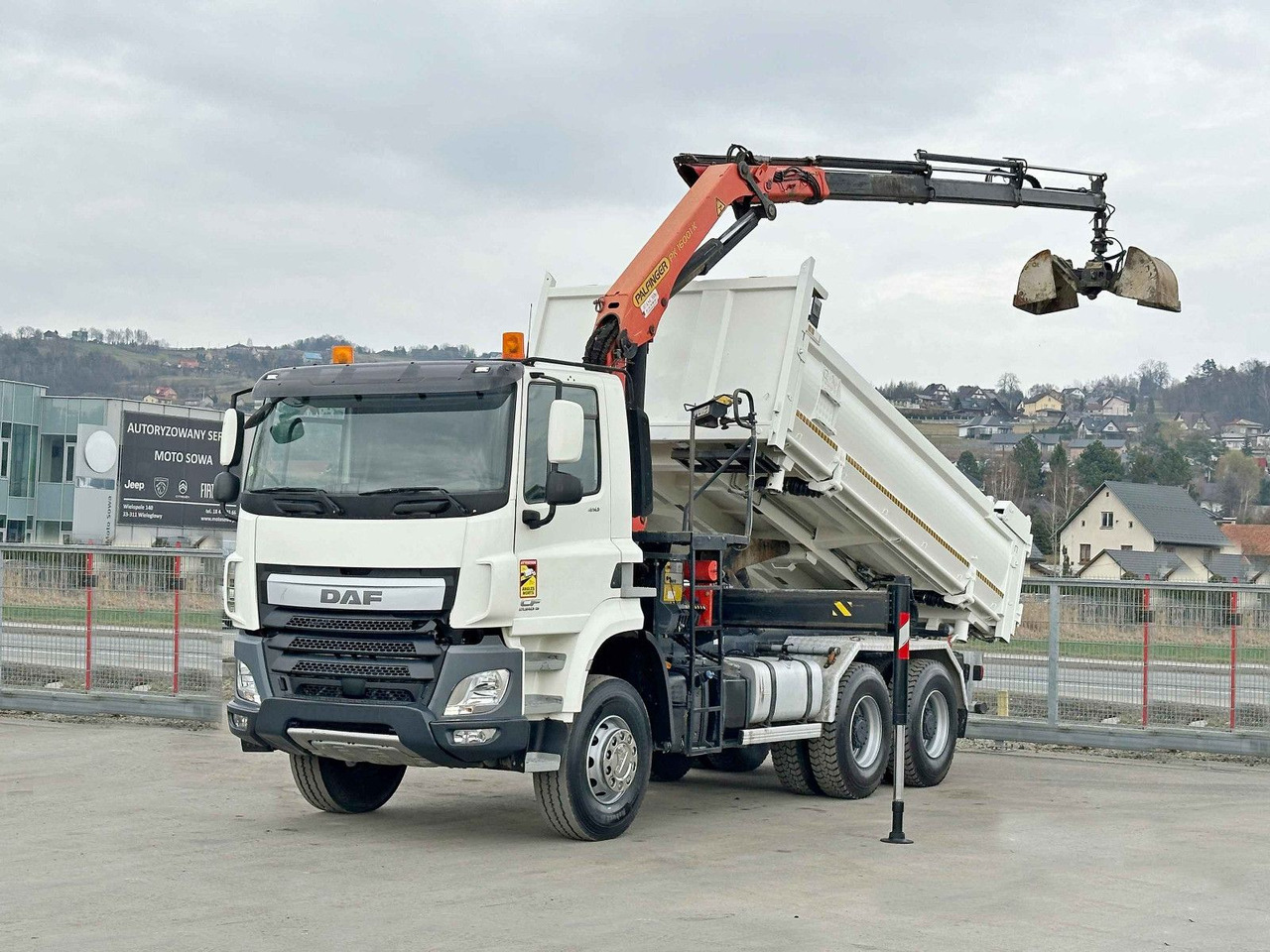 DAF CF 410 * Kipper 4,90 m + PK 16001 - K B * 6x4 - Camión grúa: foto 2 DAF CF 410 * Kipper 4,90 m + PK 16001 - K B * 6x4 - Camión grúa: foto 2