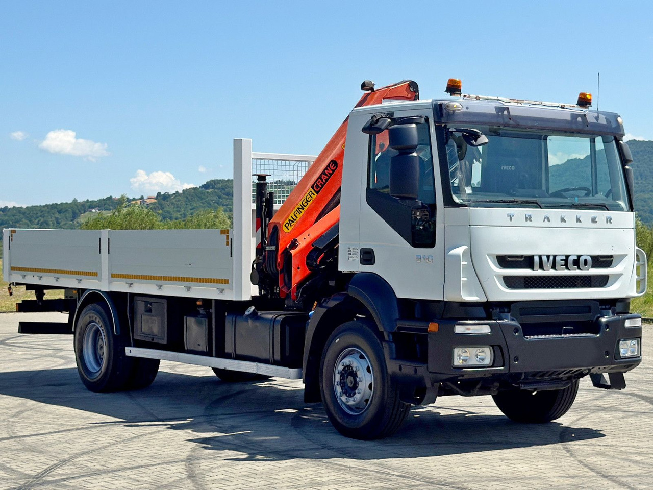 Iveco TRAKKER 310* PRITSCHE 6,00 m * PK 15500 * TOP - Camión grúa: foto 4 Iveco TRAKKER 310* PRITSCHE 6,00 m * PK 15500 * TOP - Camión grúa: foto 4