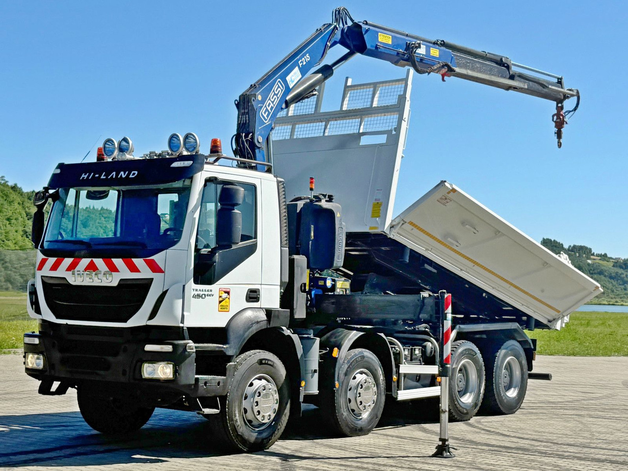 Iveco TRAKKER 450 * FASSI F215A.0.22 + FUNK / 8x4 *TOP - Camión grúa: foto 3 Iveco TRAKKER 450 * FASSI F215A.0.22 + FUNK / 8x4 *TOP - Camión grúa: foto 3