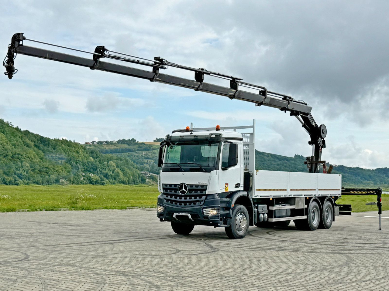 Mercedes-Benz ACTROS 2636 * HIAB 211 E-6 HIDUO/FUNK *6x4 - Camión grúa: foto 2 Mercedes-Benz ACTROS 2636 * HIAB 211 E-6 HIDUO/FUNK *6x4 - Camión grúa: foto 2