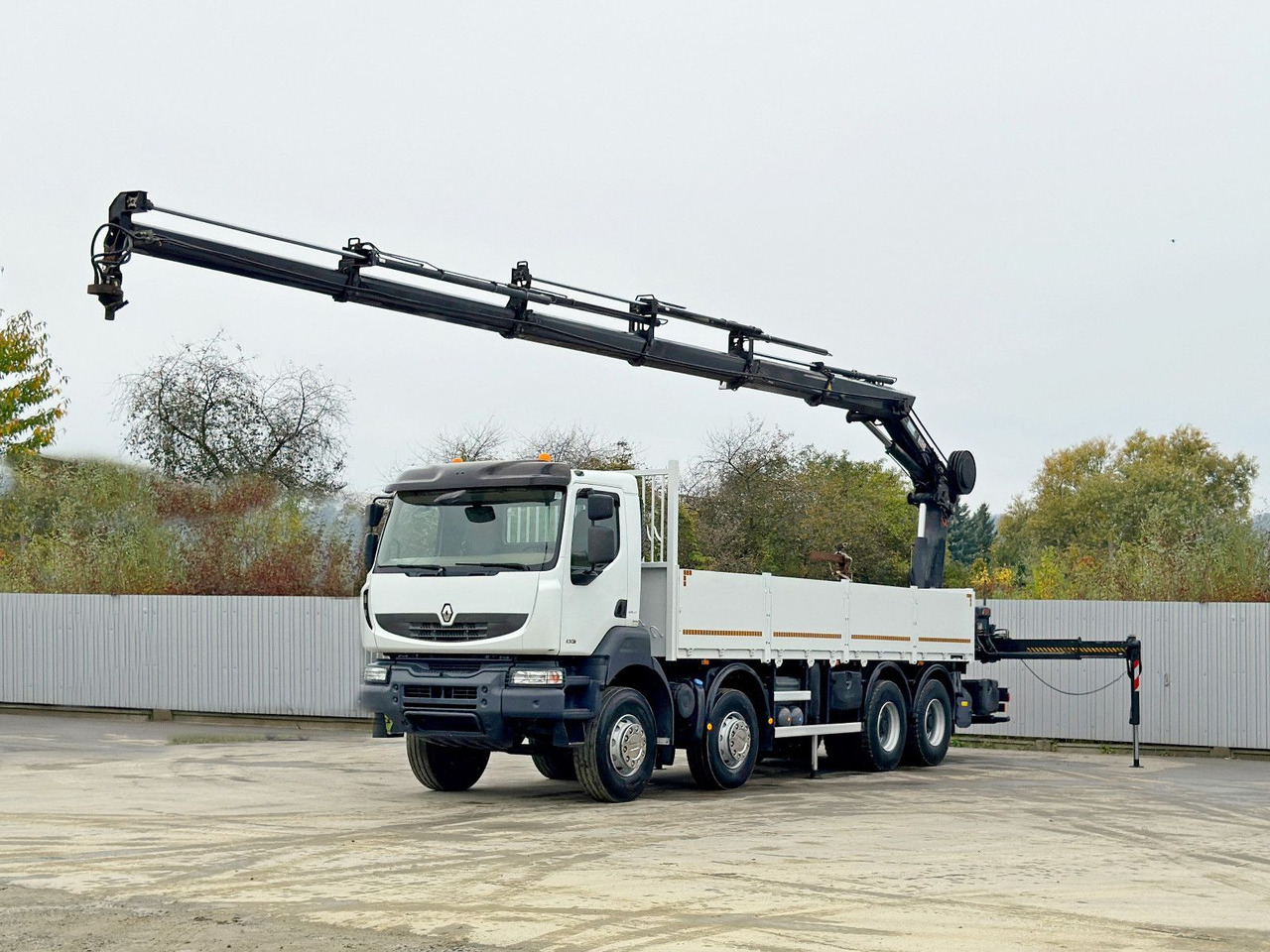 Renault KERAX 430 * HIAB 211 EP-5 HIDUO /FUNK *8x4 - Camión grúa: foto 2 Renault KERAX 430 * HIAB 211 EP-5 HIDUO /FUNK *8x4 - Camión grúa: foto 2