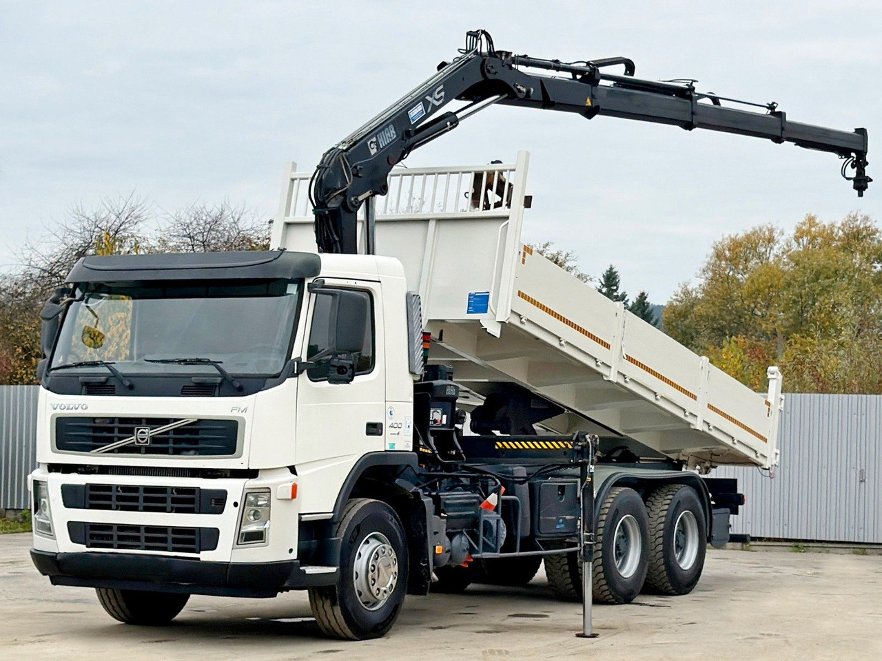 Volvo FM 400 Kipper 6,20m * HIAB 144 B-3 HIDUO* 6x4 - Camión grúa: foto 2 Volvo FM 400 Kipper 6,20m * HIAB 144 B-3 HIDUO* 6x4 - Camión grúa: foto 2