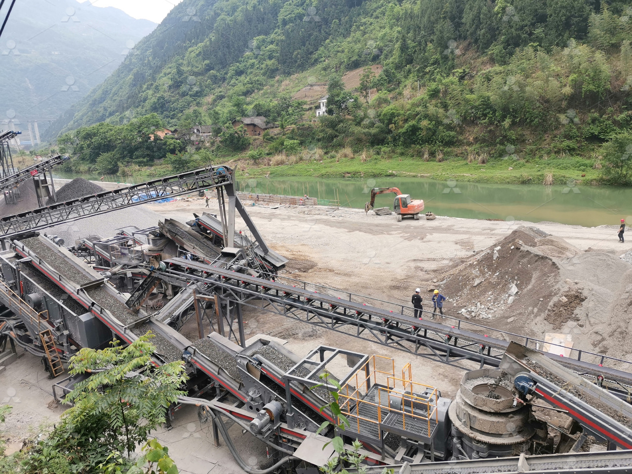 LIMING NK series mobile crusher - Trituradora móvil: foto 2 LIMING NK series mobile crusher - Trituradora móvil: foto 2