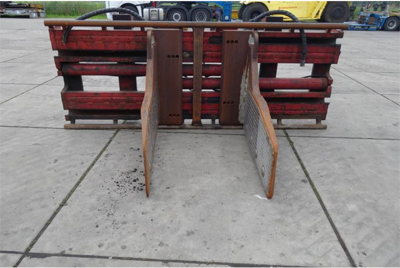 BOLZONI AURAMO P-1000LSE Bale Clamp - Implemento para Equipo de manutención: foto 1 BOLZONI AURAMO P-1000LSE Bale Clamp - Implemento para Equipo de manutención: foto 1