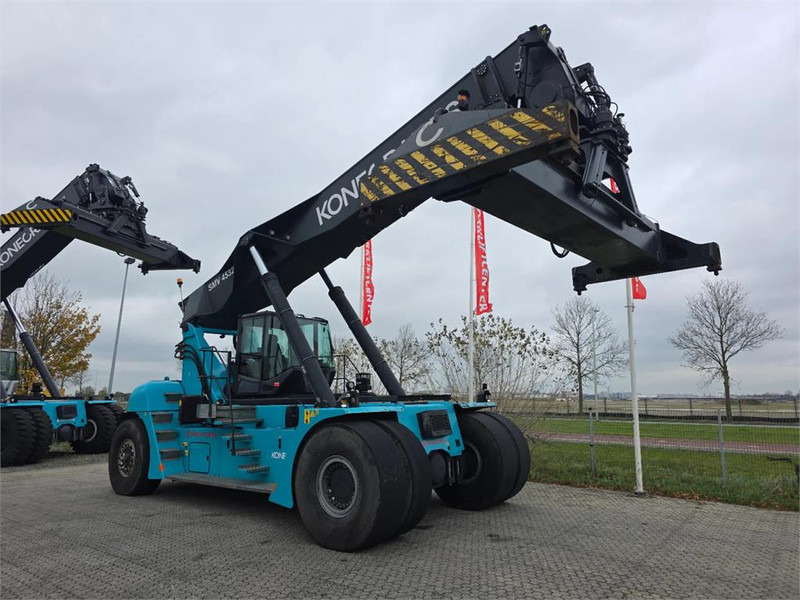 KONECRANES SMV 4532 TC5 - Reach stacker: foto 3 KONECRANES SMV 4532 TC5 - Reach stacker: foto 3