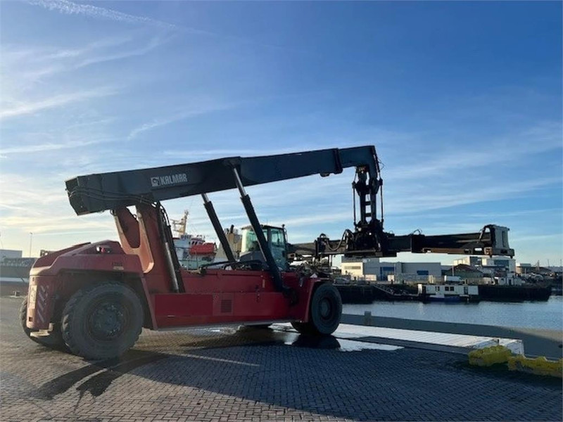 Kalmar DRG450-75S6HCXS - Reach stacker: foto 2 Kalmar DRG450-75S6HCXS - Reach stacker: foto 2