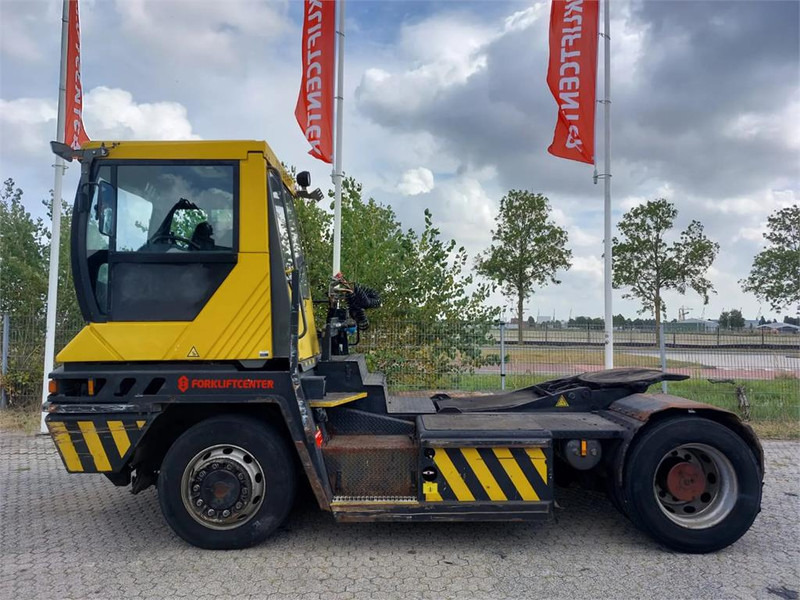 Terberg RT282 4x4 - Tractor industrial: foto 4 Terberg RT282 4x4 - Tractor industrial: foto 4