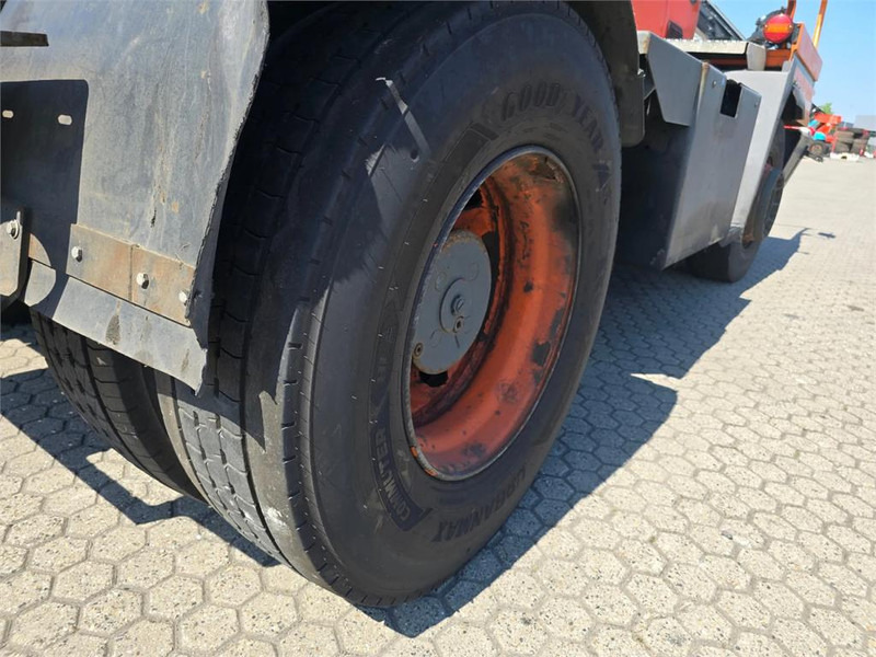 Tractor industrial Terberg YT182: foto 14 Tractor industrial Terberg YT182: foto 14