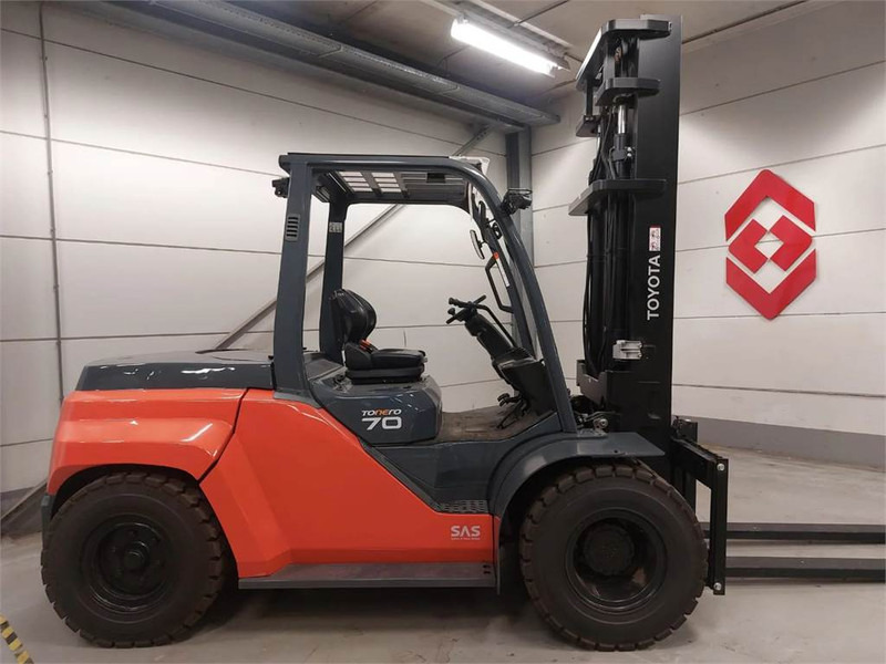 Toyota 8FD70F - Carretilla elevadora diésel: foto 1 Toyota 8FD70F - Carretilla elevadora diésel: foto 1