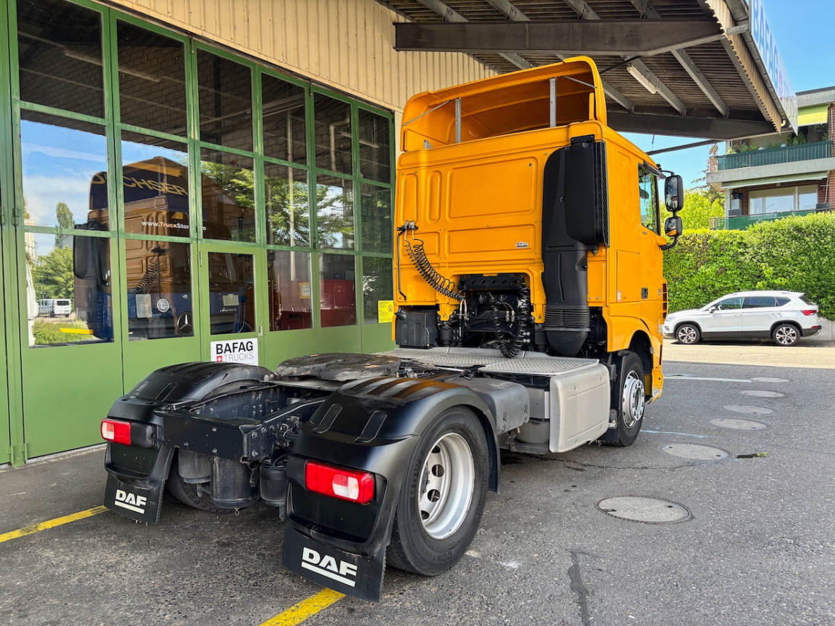 Cabeza tractora DAF XF 460: foto 11
