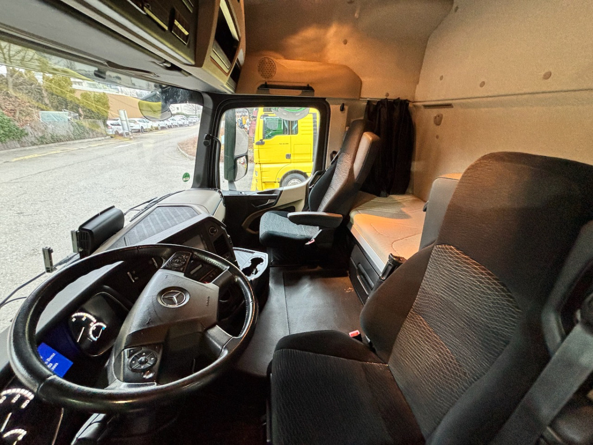 MERCEDES 2543 6x2 - Camión portacontenedore/ Intercambiable: foto 4 MERCEDES 2543 6x2 - Camión portacontenedore/ Intercambiable: foto 4