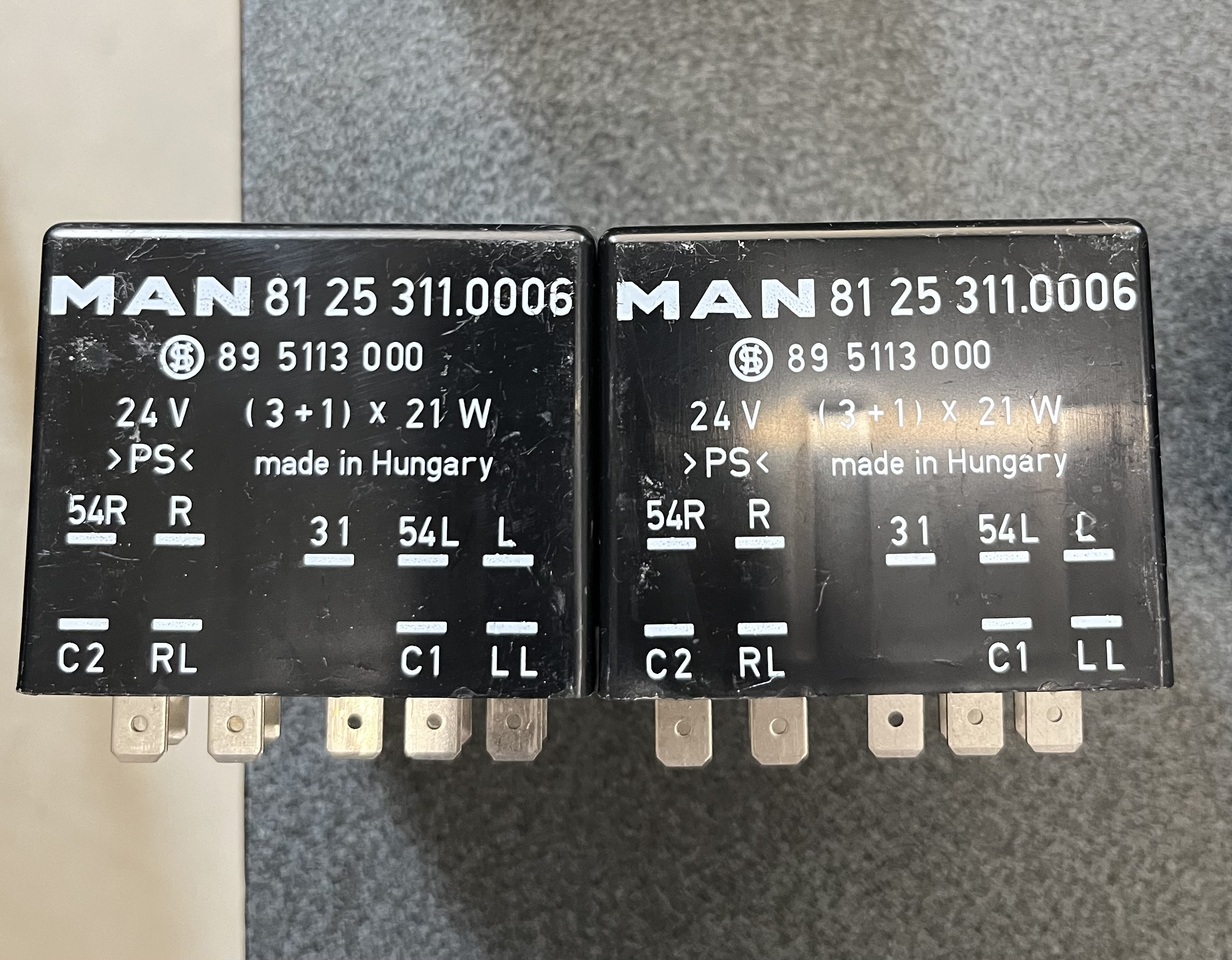 FLASHING-WIPING PULSE UNIT MAN F90,F2000 - Sistema eléctrico para Camión: foto 5 FLASHING-WIPING PULSE UNIT MAN F90,F2000 - Sistema eléctrico para Camión: foto 5