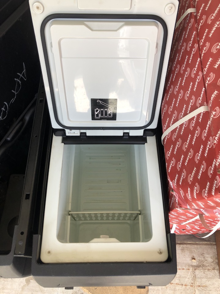 REFRIGERATOR BOX ACTROS MP4 - Pieza universal para Camión: foto 2 REFRIGERATOR BOX ACTROS MP4 - Pieza universal para Camión: foto 2