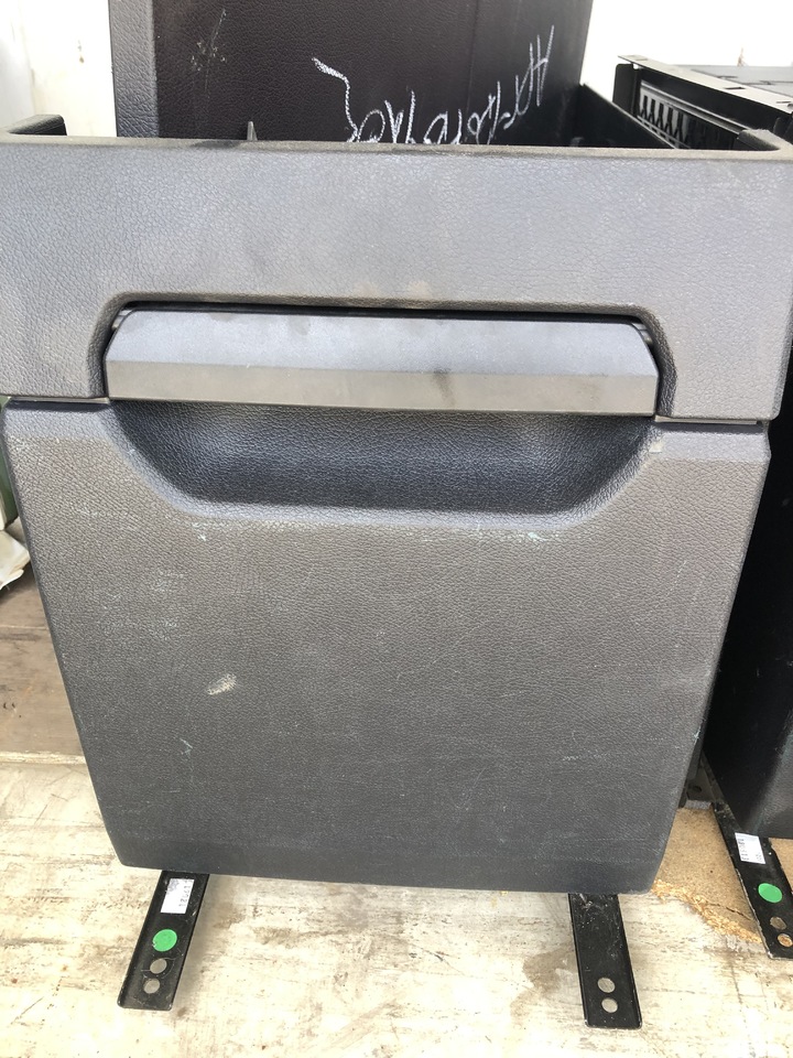 REFRIGERATOR BOX ACTROS MP4 - Pieza universal para Camión: foto 5 REFRIGERATOR BOX ACTROS MP4 - Pieza universal para Camión: foto 5