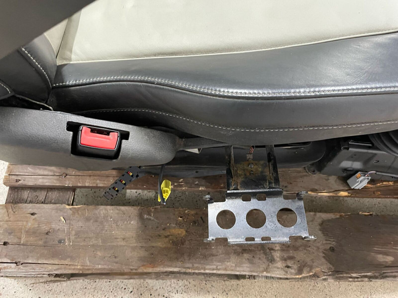 Volvo FH - Asiento: foto 5 Volvo FH - Asiento: foto 5