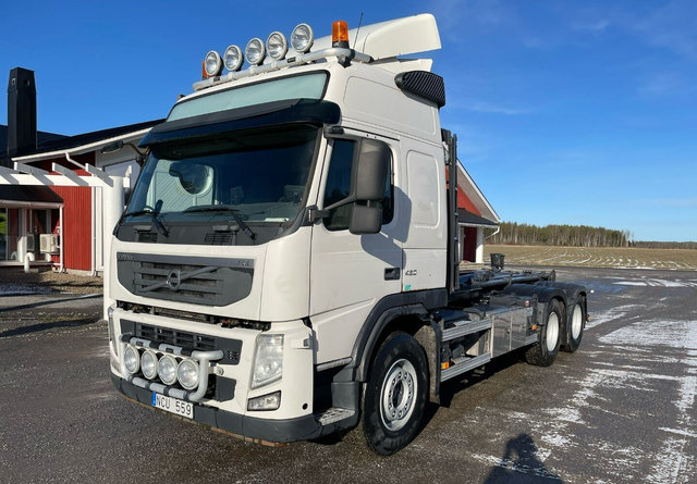 Volvo FM460 6X4 KOUKKUAUTO - Camión multibasculante: foto 3 Volvo FM460 6X4 KOUKKUAUTO - Camión multibasculante: foto 3