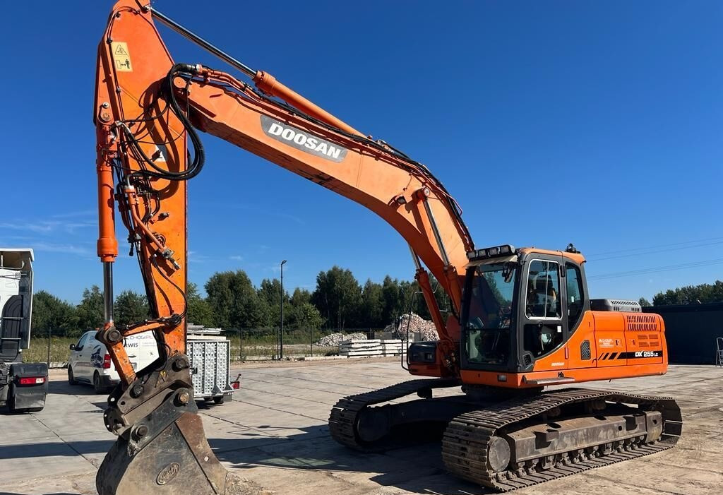 Doosan DX255LC-3 - Excavadora de cadenas: foto 1 Doosan DX255LC-3 - Excavadora de cadenas: foto 1