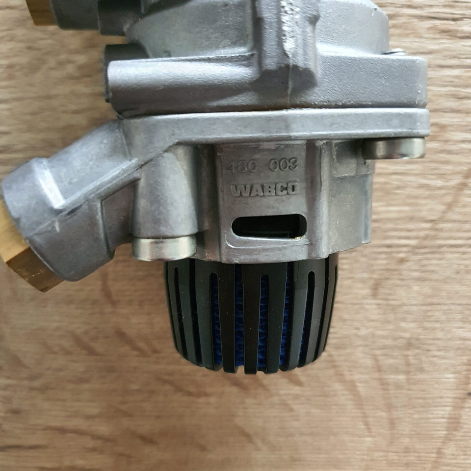 DAF Foot brake valve 2136030 - Válvula de freno para Camión: foto 3 DAF Foot brake valve 2136030 - Válvula de freno para Camión: foto 3