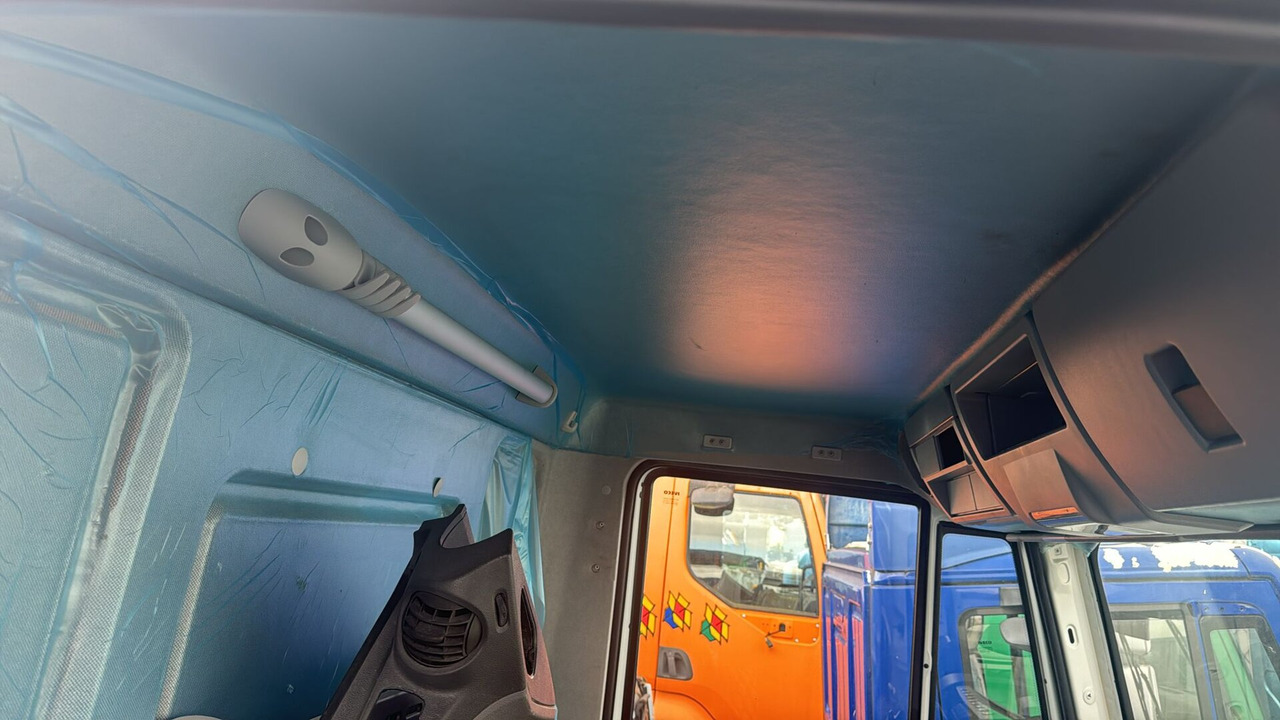 IVECO EUROCARGO 150-280 EURO 5-6 CABIN 4X2 NEW AUTOMATIC 000135A - Cabina para Camión: foto 5 IVECO EUROCARGO 150-280 EURO 5-6 CABIN 4X2 NEW AUTOMATIC 000135A - Cabina para Camión: foto 5