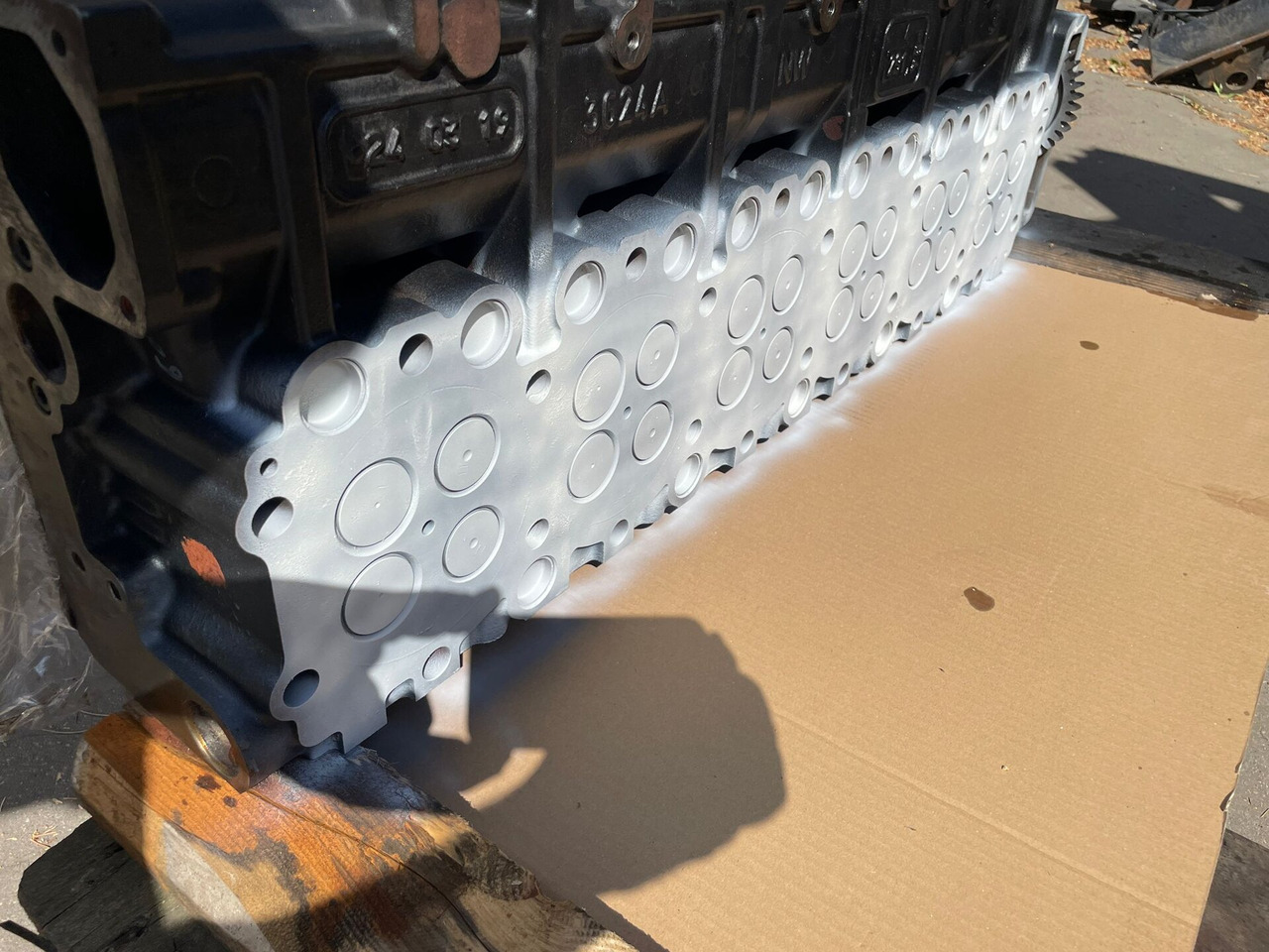 MAN CYLINDER HEAD D2676LF E 5-6 RECONDITIONED 51031006162REC - Cabezal de bloque para Camión: foto 5 MAN CYLINDER HEAD D2676LF E 5-6 RECONDITIONED 51031006162REC - Cabezal de bloque para Camión: foto 5