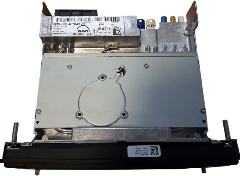 MAN TGS TGX MULTIMEDIA RADIO GEBRUIKT 81281006031U - Salpicadero para Camión: foto 2 MAN TGS TGX MULTIMEDIA RADIO GEBRUIKT 81281006031U - Salpicadero para Camión: foto 2