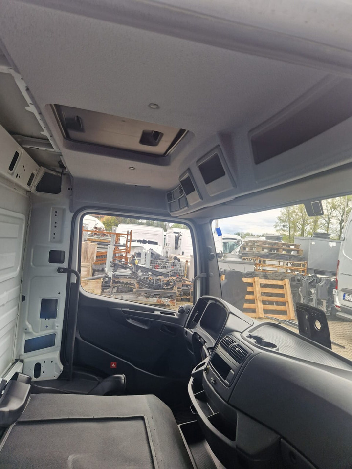 Cabina para Camión MB ATEGO CABINE EURO 6 TUNEL VOOR 6 CYL.MOTOR WITHOUT SEAT 000074: foto 9