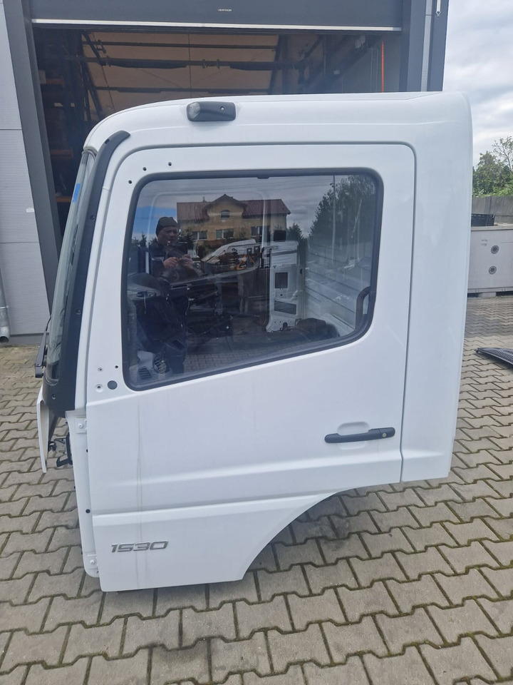 MB ATEGO CABINE EURO 6 TUNEL VOOR 6 CYL.MOTOR WITHOUT SEAT 000074 - Cabina para Camión: foto 4 MB ATEGO CABINE EURO 6 TUNEL VOOR 6 CYL.MOTOR WITHOUT SEAT 000074 - Cabina para Camión: foto 4