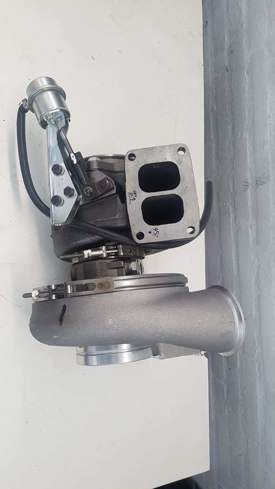 VOLVO D13K FH/FM 2013- E6 TURBOCOMPRESSOR V 21989961 - Turbocompresor para Camión: foto 3 VOLVO D13K FH/FM 2013- E6 TURBOCOMPRESSOR V 21989961 - Turbocompresor para Camión: foto 3