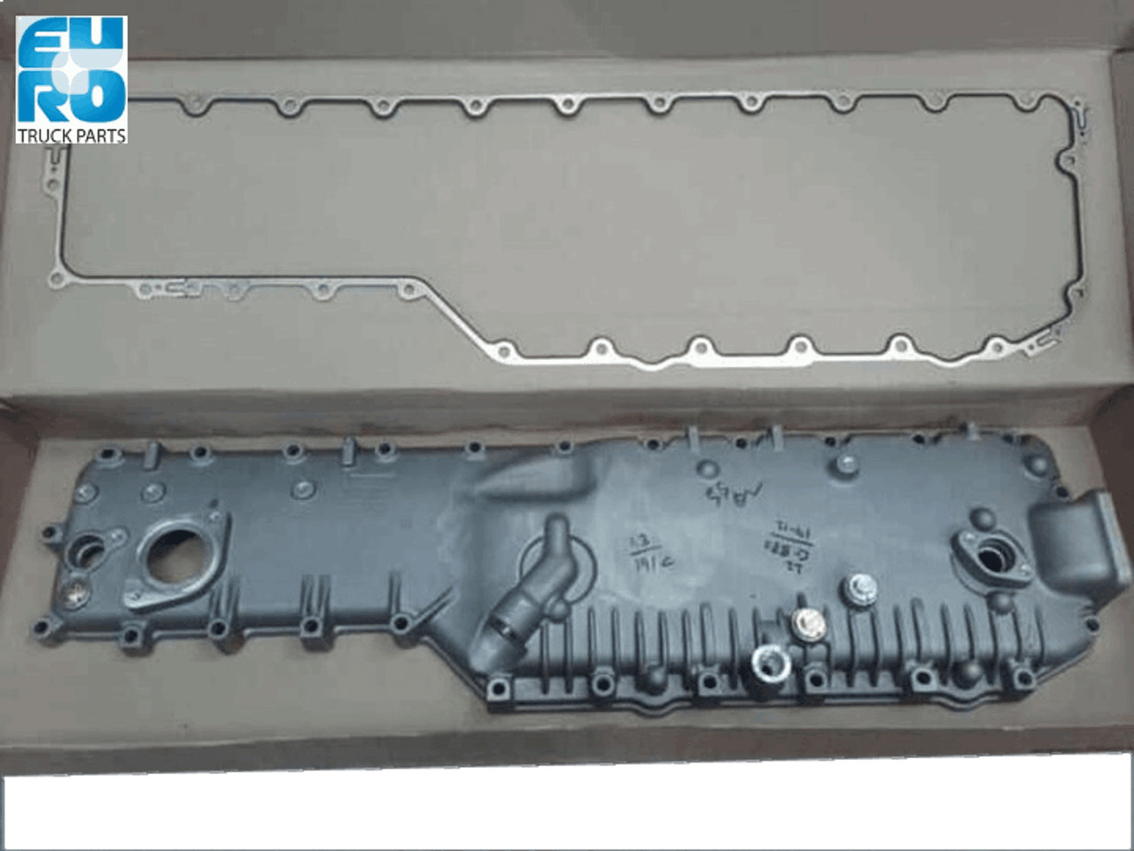 VOLVO/RVI OLIEKOELER DEKSEL 21508091 - Enfriador de aceite para Camión: foto 2 VOLVO/RVI OLIEKOELER DEKSEL 21508091 - Enfriador de aceite para Camión: foto 2