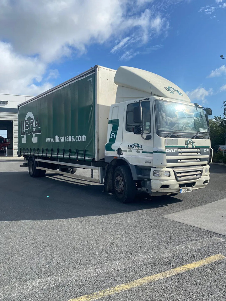 2012 DAF CF 65.250 4×2 Curtainsider - Camión lona: foto 1 2012 DAF CF 65.250 4×2 Curtainsider - Camión lona: foto 1