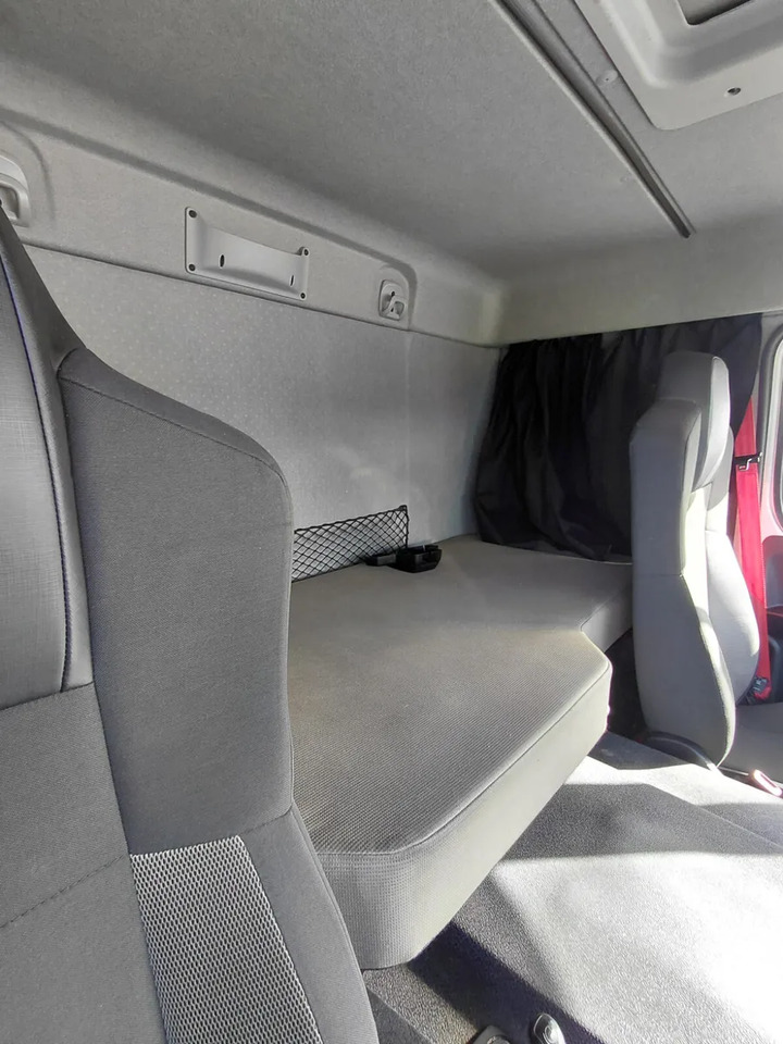 2019 Renault D 18T - Camión caja cerrada: foto 4 2019 Renault D 18T - Camión caja cerrada: foto 4