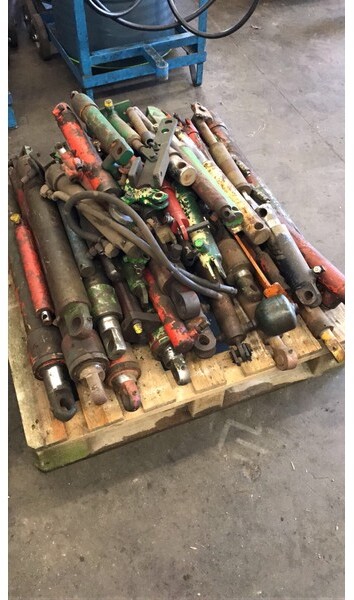 Grote partij hydraulische cilinders - Cilindro hidráulico para Maquinaria agrícola: foto 1 Grote partij hydraulische cilinders - Cilindro hidráulico para Maquinaria agrícola: foto 1