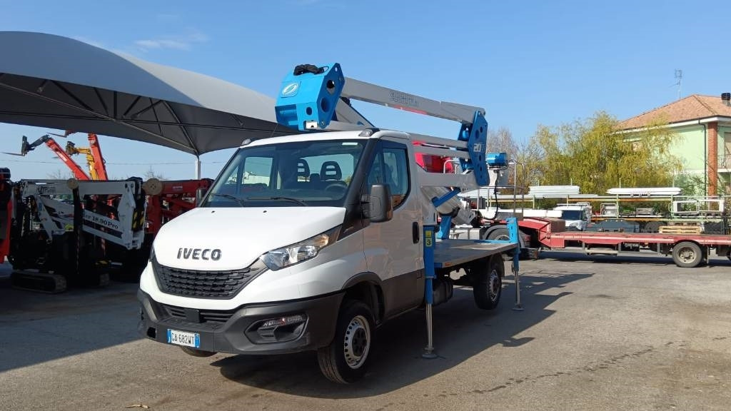 Socage 20d  - Camión con plataforma elevadora: foto 3 Socage 20d  - Camión con plataforma elevadora: foto 3