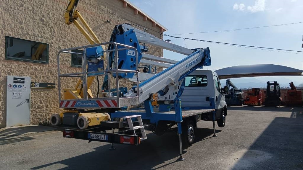 Socage 20d  - Camión con plataforma elevadora: foto 5 Socage 20d  - Camión con plataforma elevadora: foto 5