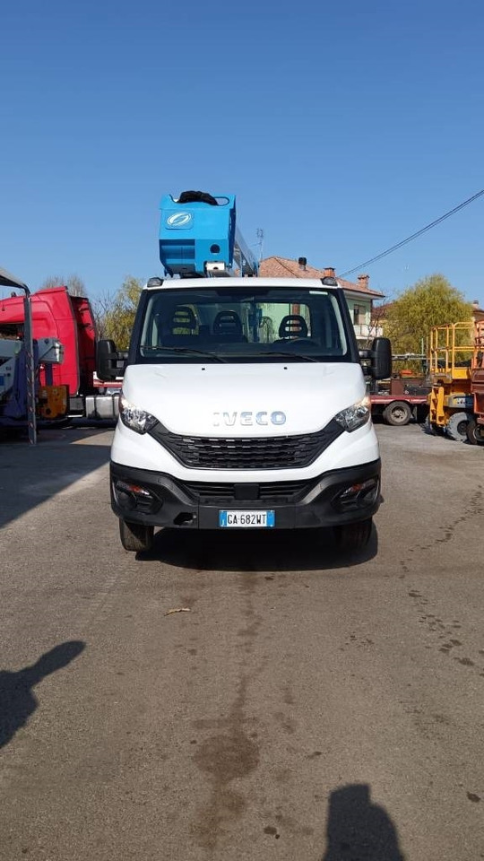 Socage 20d  - Camión con plataforma elevadora: foto 2 Socage 20d  - Camión con plataforma elevadora: foto 2