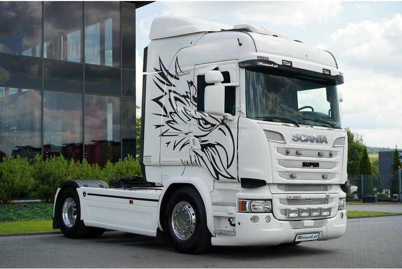 Scania R 580 / V8 / RETARDER / FULL AIRMATIC / I-PARK COOL/ SKÓRY / OPO - Cabeza tractora: foto 1 Scania R 580 / V8 / RETARDER / FULL AIRMATIC / I-PARK COOL/ SKÓRY / OPO - Cabeza tractora: foto 1