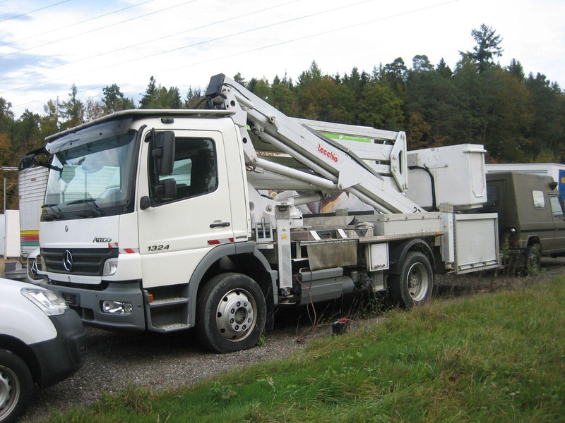 Mercedes-Benz Atego 1324 Bucket truck - Tecchio 27 m - Camión, Camión grúa: foto 1 Mercedes-Benz Atego 1324 Bucket truck - Tecchio 27 m - Camión, Camión grúa: foto 1