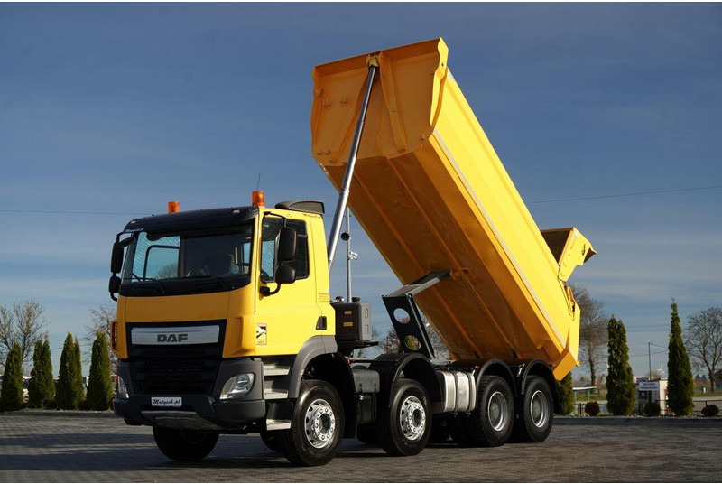 DAF CF 85.410 / 8x4 / WYWROTKA TYLNOZSYPOWA / HYDROKLAPA / OPONY 1 - Camión volquete: foto 4 DAF CF 85.410 / 8x4 / WYWROTKA TYLNOZSYPOWA / HYDROKLAPA / OPONY 1 - Camión volquete: foto 4