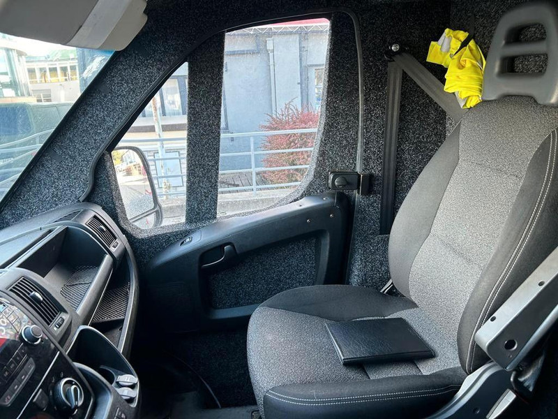 Fiat Ducato Armored Money Truck - Furgoneta caja cerrada: foto 5 Fiat Ducato Armored Money Truck - Furgoneta caja cerrada: foto 5