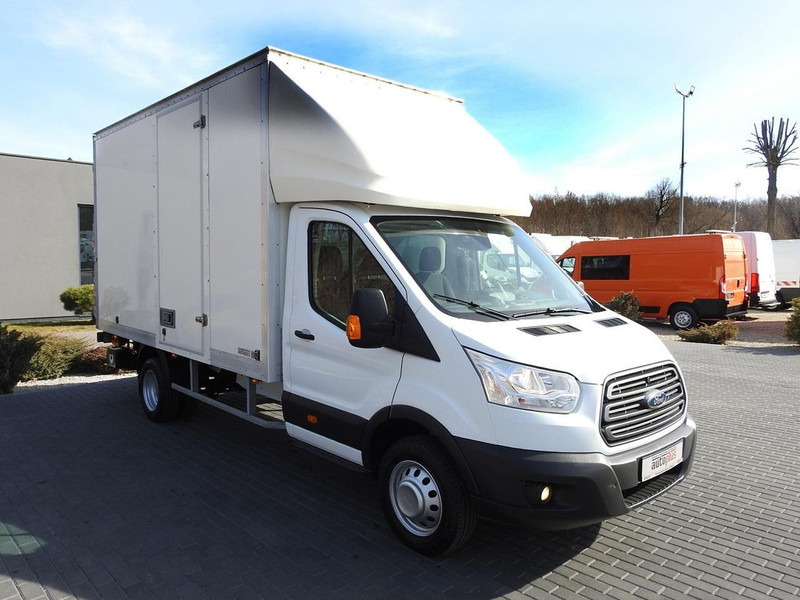 Ford TRANSIT  KONTENER WINDA 8 PALET TEMPOMAT LEDY BLIŹNIACZE KOŁA KL - Furgoneta caja cerrada: foto 4 Ford TRANSIT  KONTENER WINDA 8 PALET TEMPOMAT LEDY BLIŹNIACZE KOŁA KL - Furgoneta caja cerrada: foto 4
